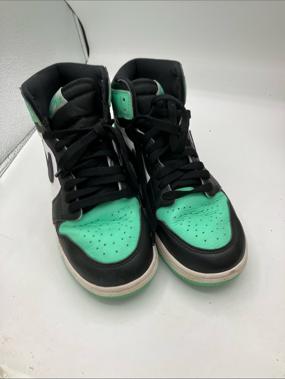 Nike Air Jordan 1 Retro Style High-Top Sneakers in Mint Green and Black boys 6.5